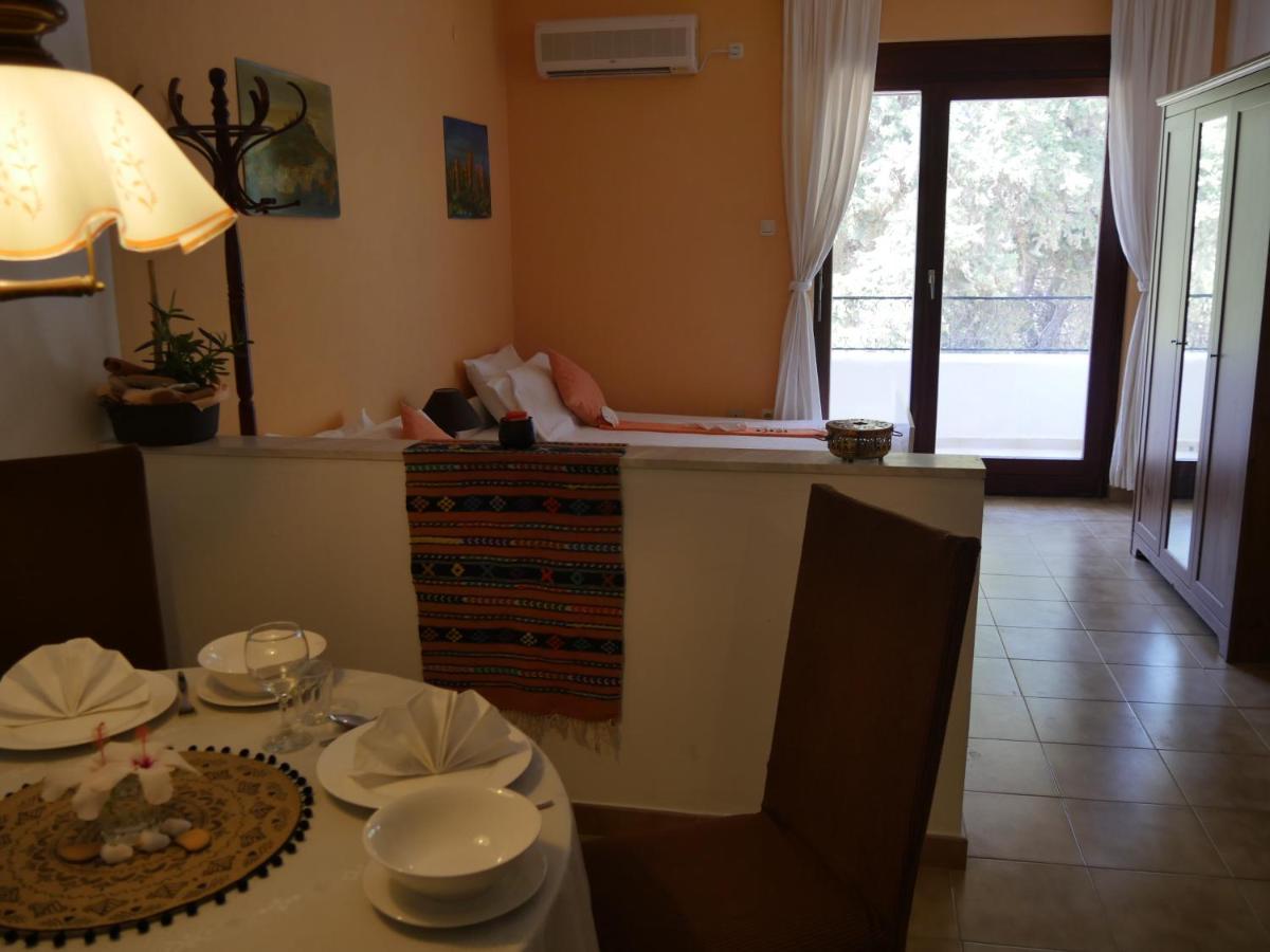 Helios-Rhodos-Apartments Koskinou  Bagian luar foto